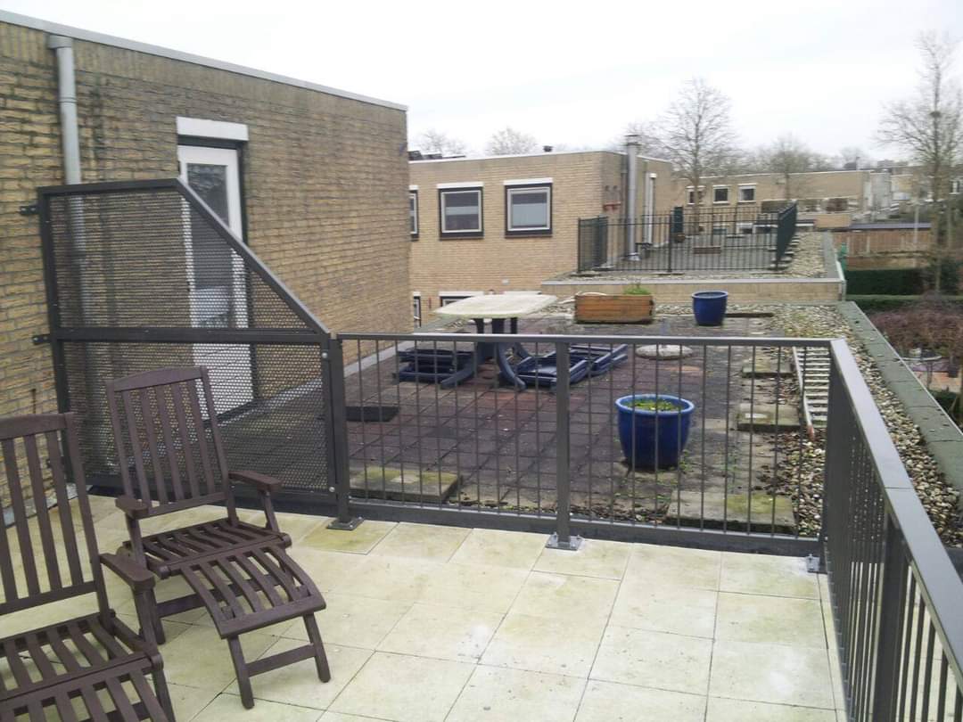 Balkonhek met privacyscherm