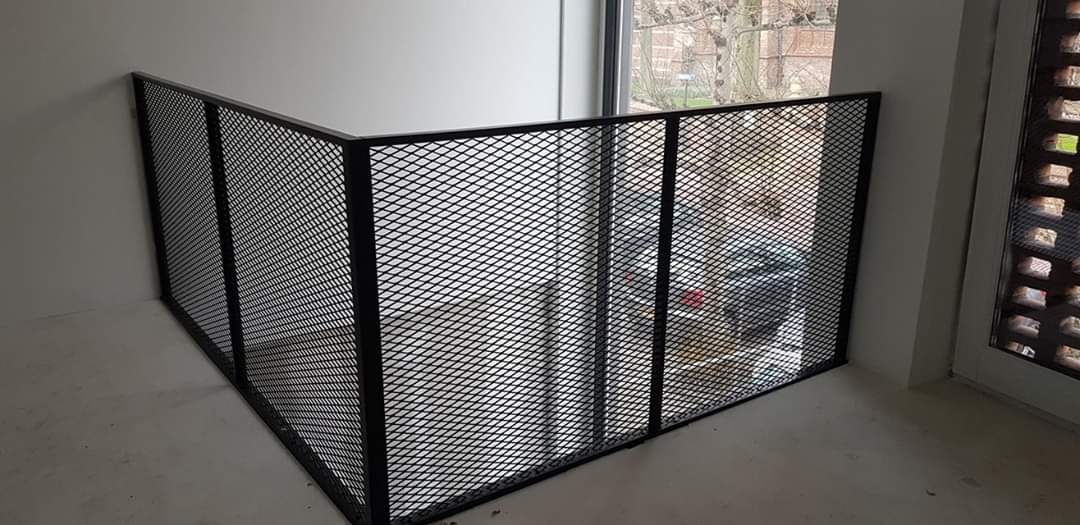 Balustrade met strekmetaal