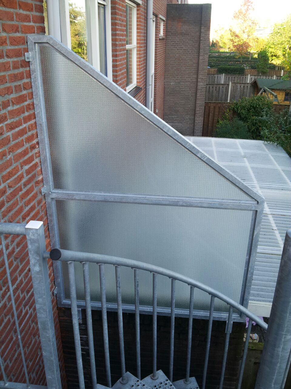 Privacyscherm met draadglas