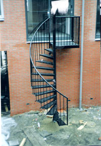 Spiltrap met vierkant bordes