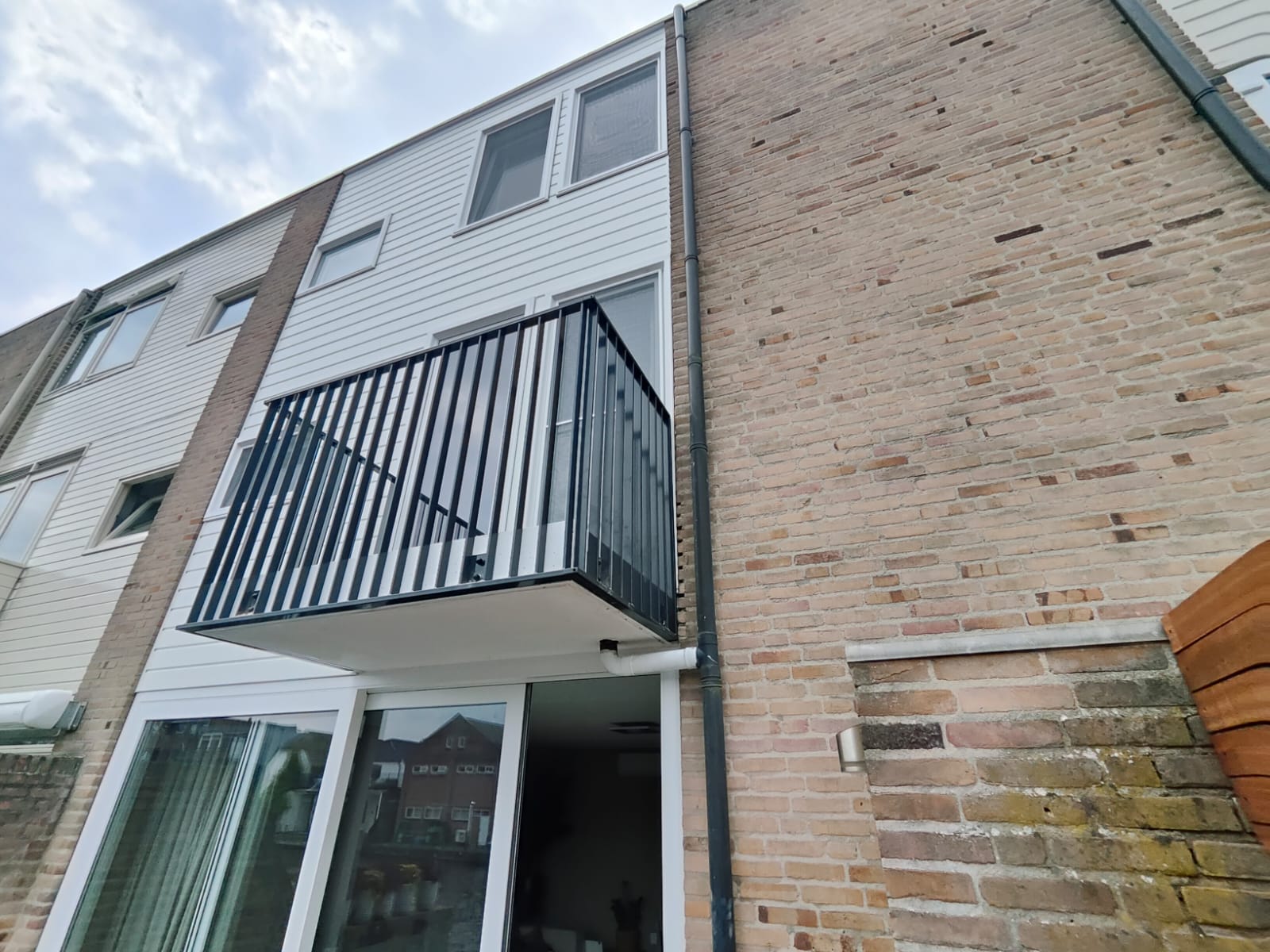 Balkonhek met platte spijlen