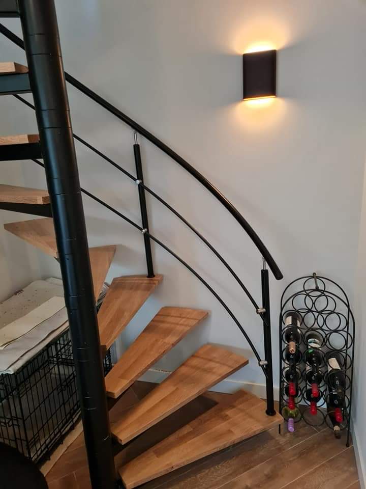 Spiltrapleuning met knieregels