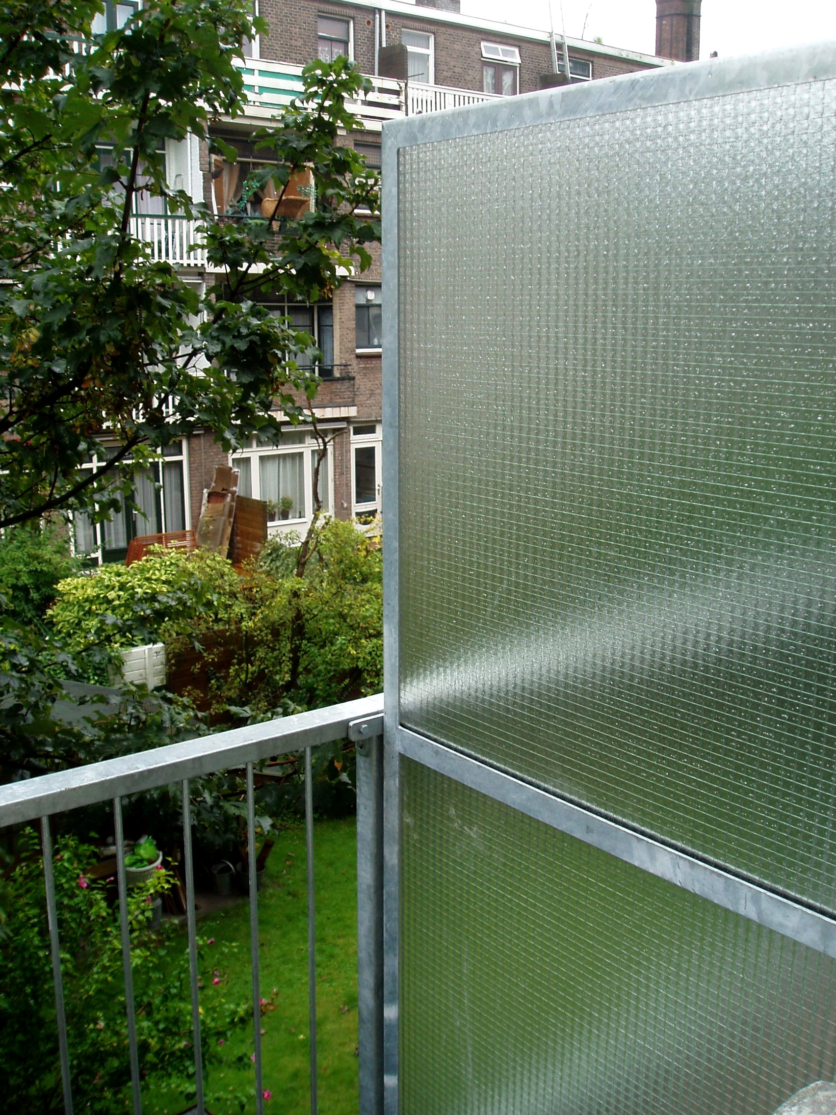 Privacyscherm met draadglas